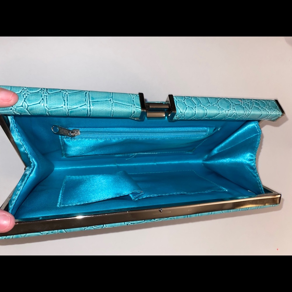 Turquoise Clutch - Picture 2 of 2